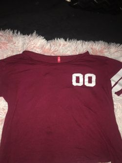 Small t shirt varsity style
