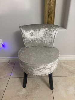 Brand New 27.5" Silver Crushed Velvet Vanity Stool Chair - Solid Wood Legs