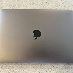 Barely Used, Very Low Battery Cycle (only 95!) MacBook Pro 2017