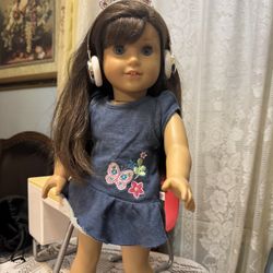 American Girl Doll 18”, Outfit And American Girl doll Desk