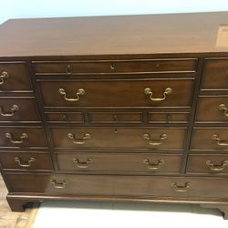 Kittinger Craftsman Collection 16 draw dresser