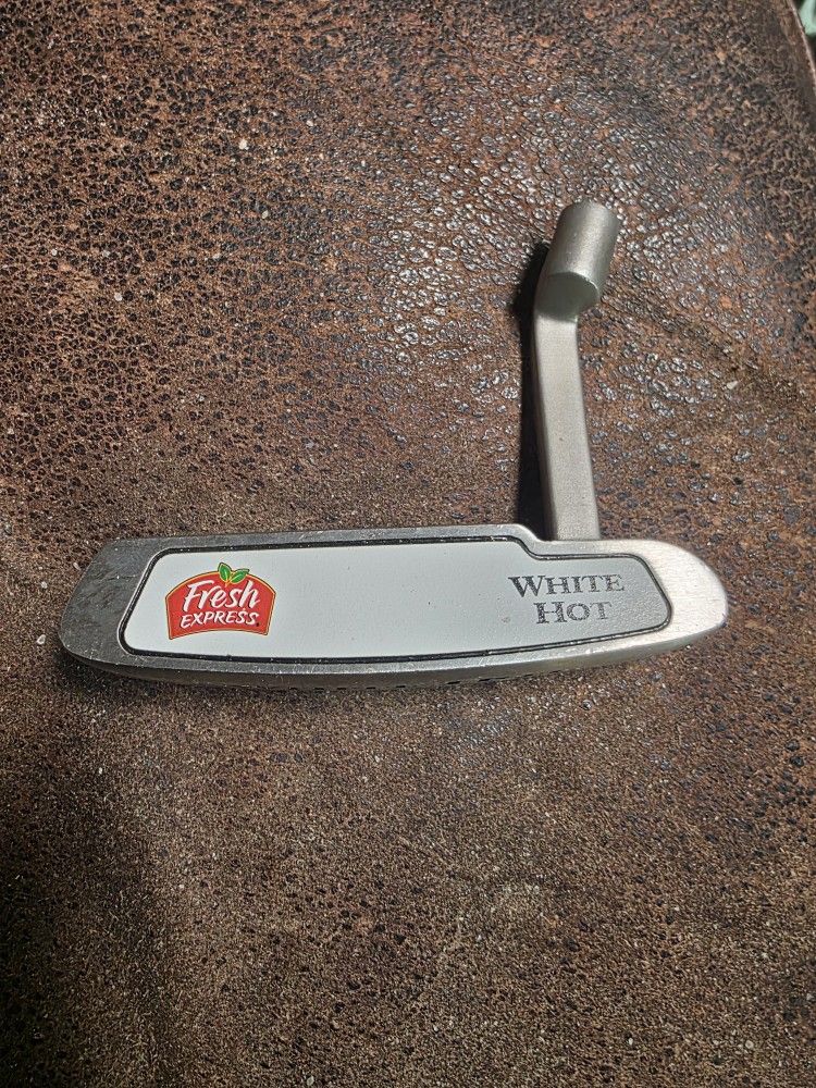 Odyssey White Hot #1 Men's Right Handed RH 32" Golf Putter Head Only No Shaft
Pre owned with little signs of usage. Overall condition is excellent.