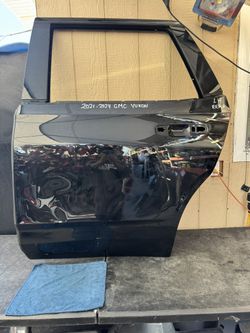 2021 2022 2023 2024 GMC YUKON LEFT REAR DOOR OEM USED 