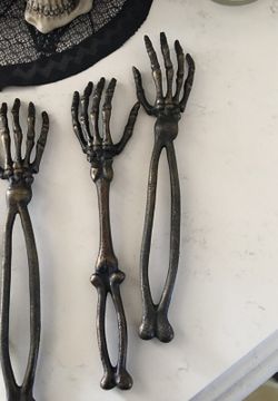 Salad or Food Server Skeleton Hands