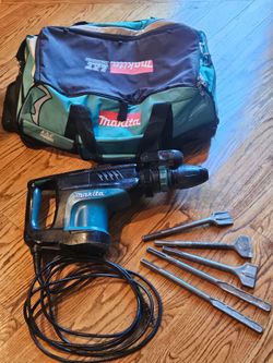 Makita HM1203c 20lb Demolition Hammer w/extras and rolling bag!