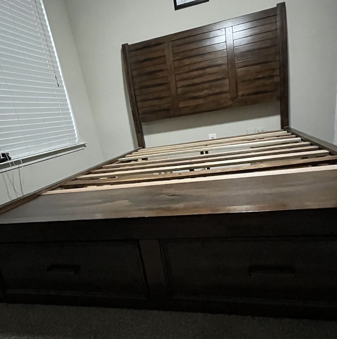 Wooden Queen Bedroom Set
