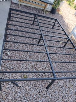 Bed Queen Frem Good condition