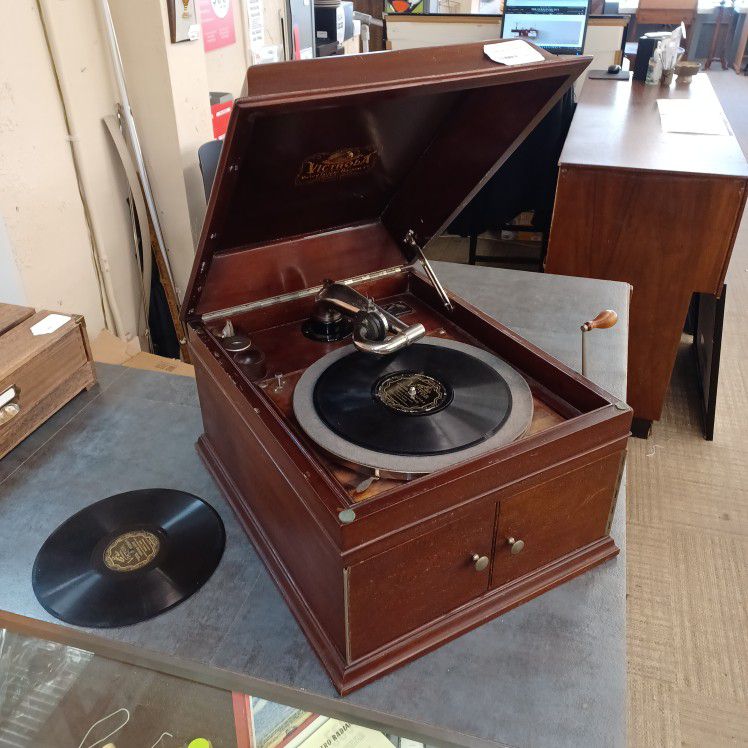Antique Table Top VICTROLA