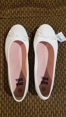 Women's or big girl size 5 1/2 shoe