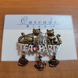 NWT Vintage Signed KC Three Tone "Tea Party" Kitty Cats Dangling Charms Heart Brooch Pin