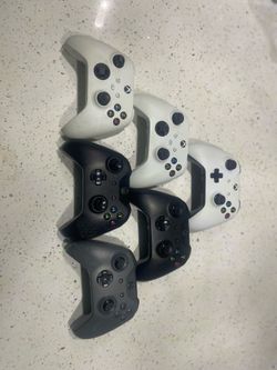 Xbox Wireless Controllers (2) – Xbox Series X|S & Xbox One