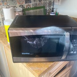 free Compact Danby 700 W countertop microwave 