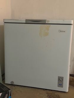Outdoor refrigerator/freezer