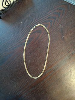 10 KT Cuban Link Gold Necklace