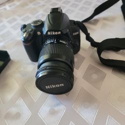 Nikon D3000 10.2MP Digital SLR Camera.