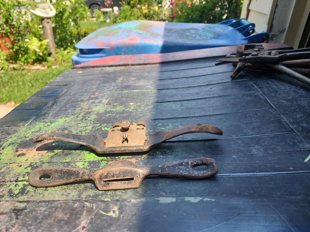 2 Spoke Shaves