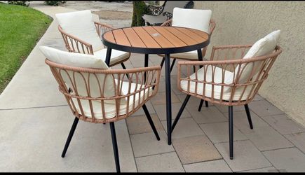 New Patio dining table set