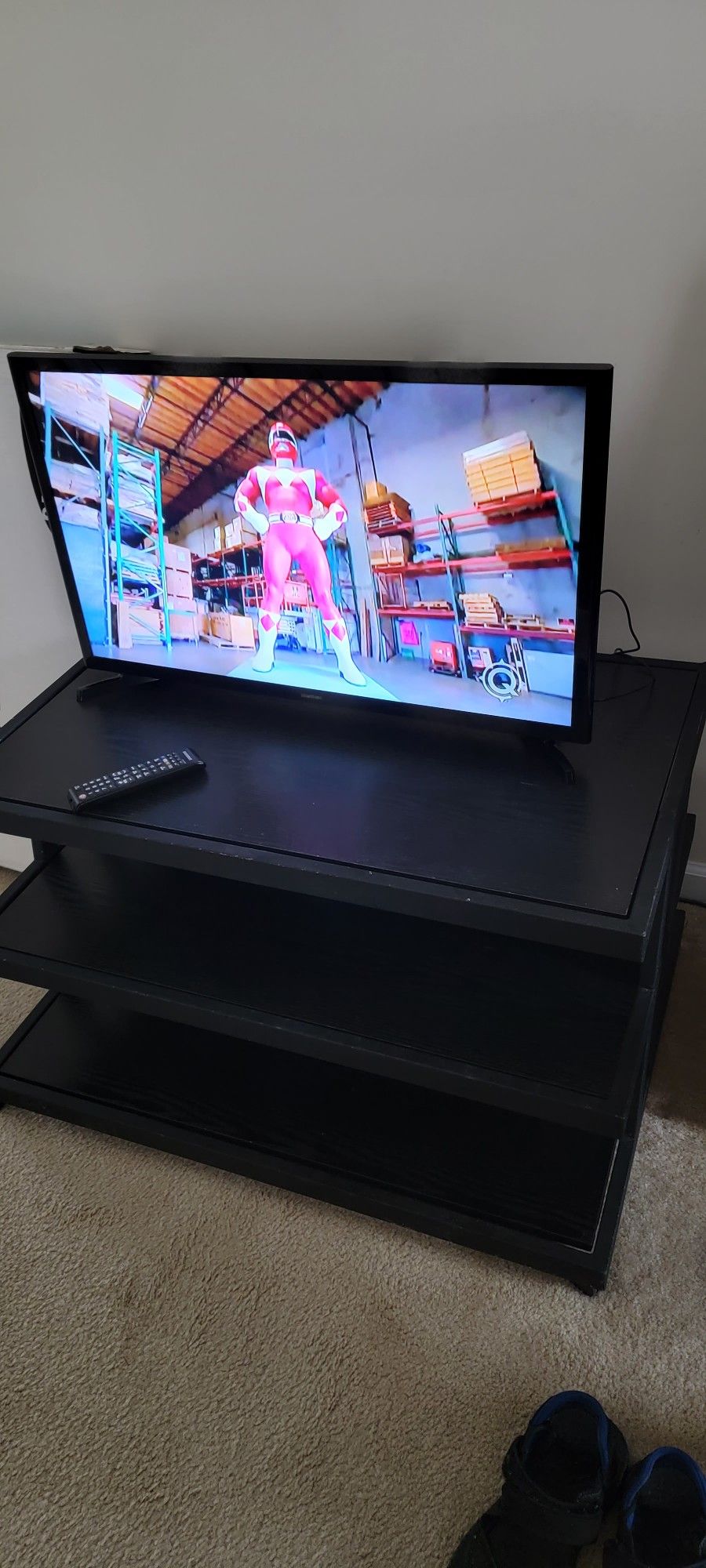 32 " SAMSUNG  SMART TV 