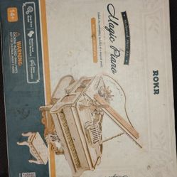 ROKE MAGIC PIANO (Mechanical Music Box)