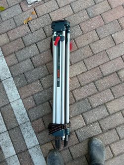 Bosch tripod for laser