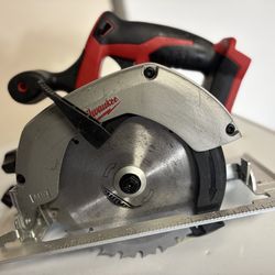 MILWAUKEE CAT,2630-20 CIRCLE SAW 6-1/2”. TOOL ONLY .LIKE NEW .