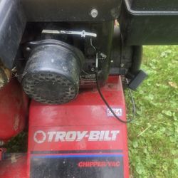 Troy Bilt 5 HP WOODCHIPER- VACUUM 