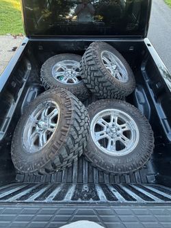 Nitto trail grapps wheels and tires 33x12.50