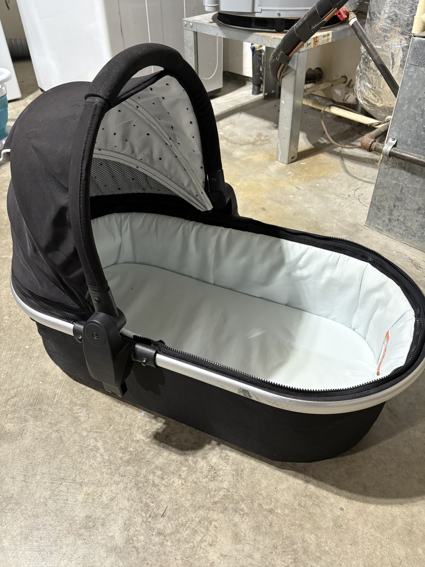 Mockingbird Basinnet