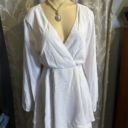 White V Neck Dress Size L