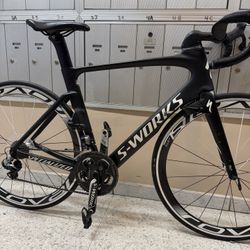 SPECIALIZED S-WORKS VENGE VIAS Di2 (CARBON BIKE WITH CARBON ROVAL RAPIDE SL 45 WHEELS, ELECTRONIC DURA-ACE Di2 GROUPSET AND QUARQ POWER METER)…