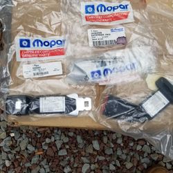Chrysler  Chubby Persons Seat Belt Extension