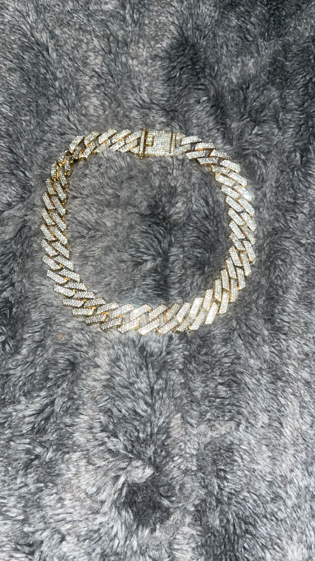 I Am Giving Away My Chain