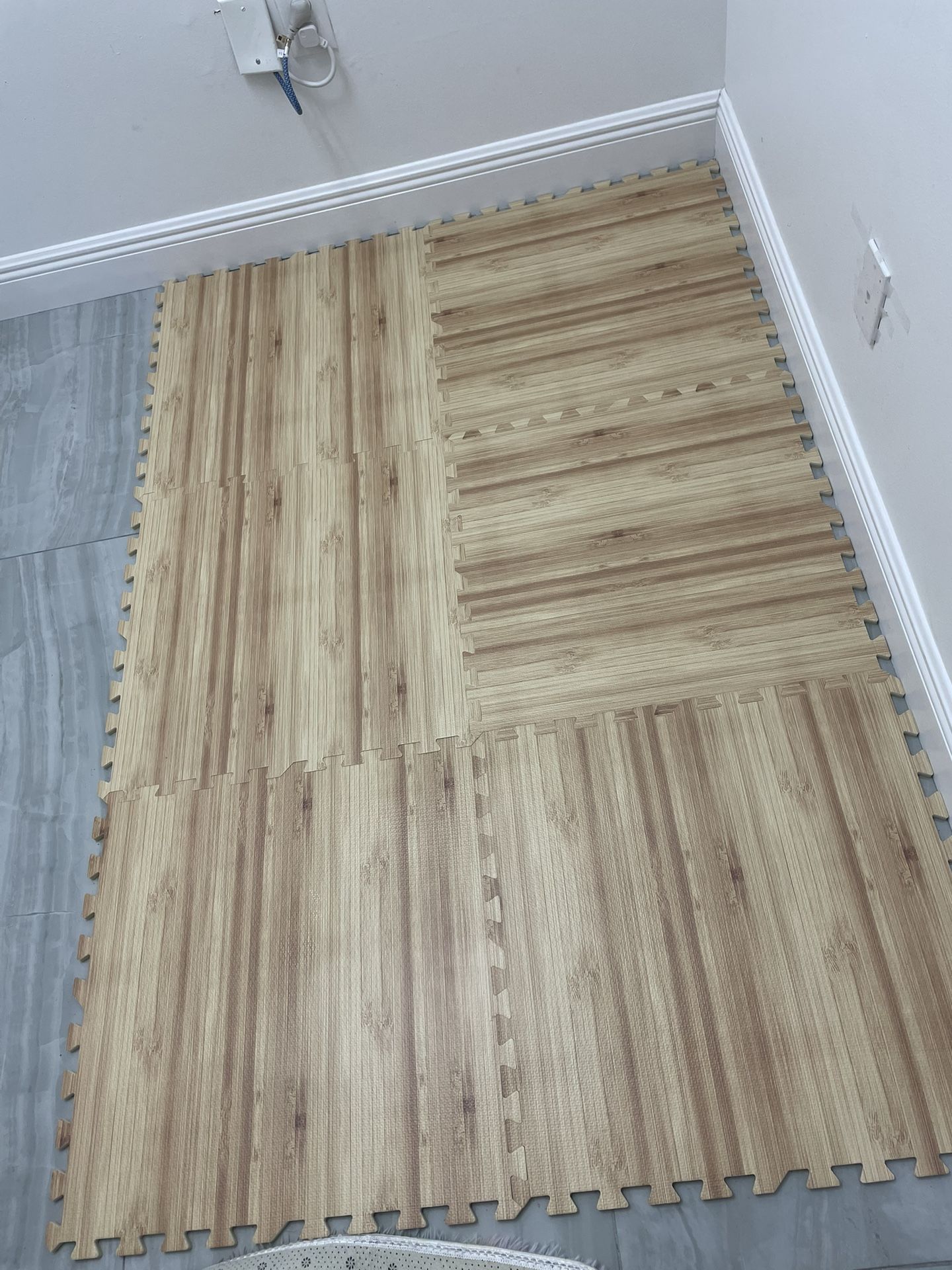 Interlocking Floor Mats (6) 