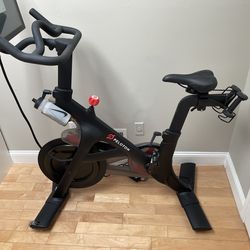 Peloton Bike.  Excellent Lightly Used Condition