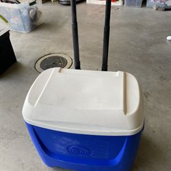 Rolling Igloo Cooler With Handle 