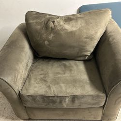 Green Comfortable Chair 