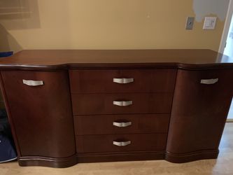 Bedroom furniture 5 piece set