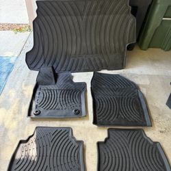 2024 Prius Le Floor Mats Includes cargo mat