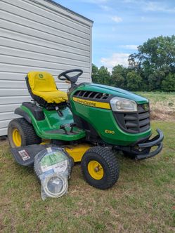 2018 John Deere E130 42" Riding Mower