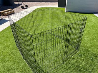 Metal enclosure for pets or toddlers