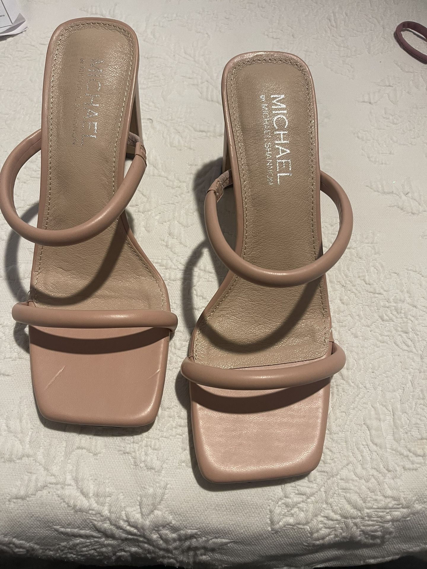 NWOT Michael Shannon Size 7 Nude Strappy 3” Block Heel Sandals