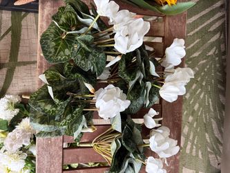 Artificial White Cyclamen Flower Stems
