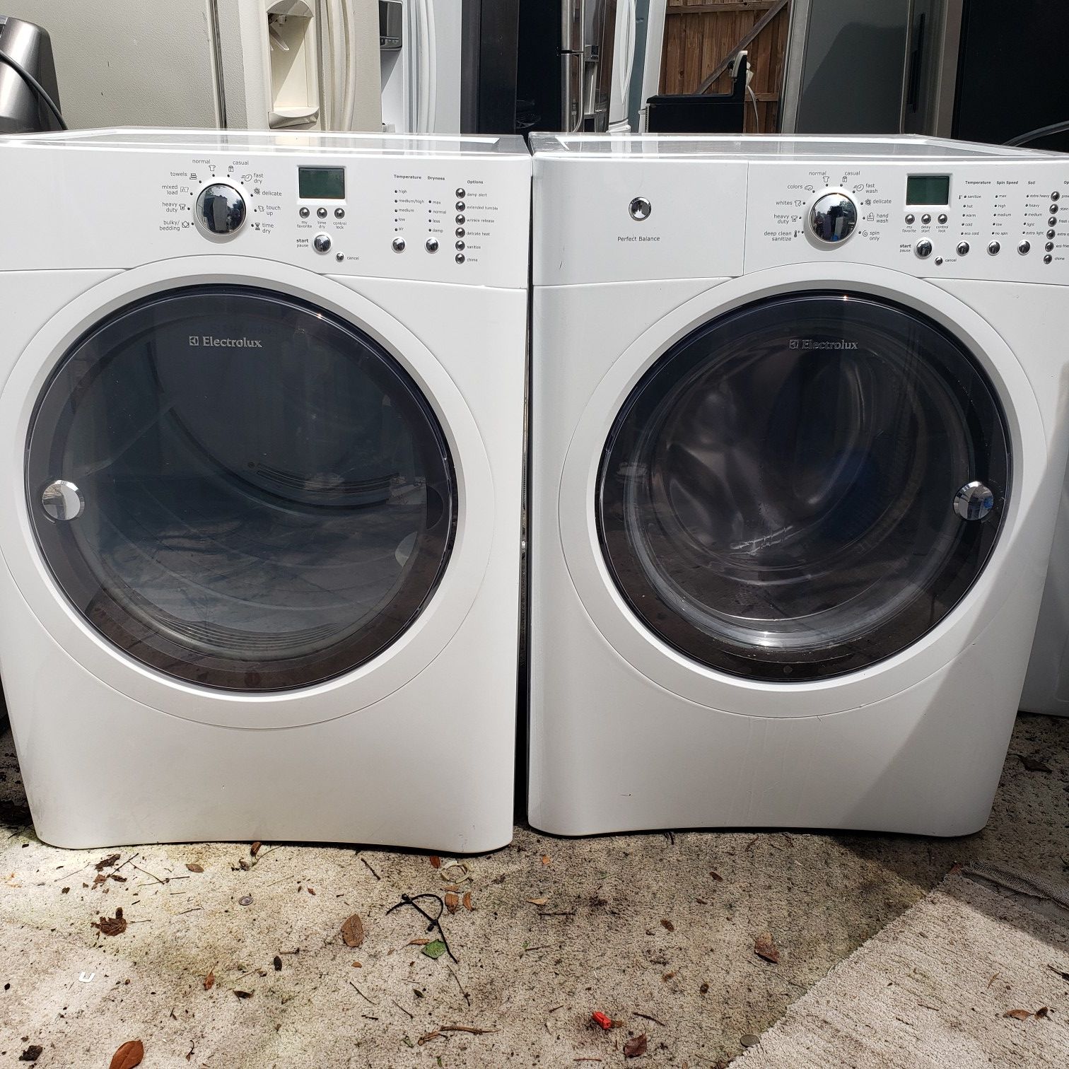 Electrolux washer and dryer stackable/ delivery available