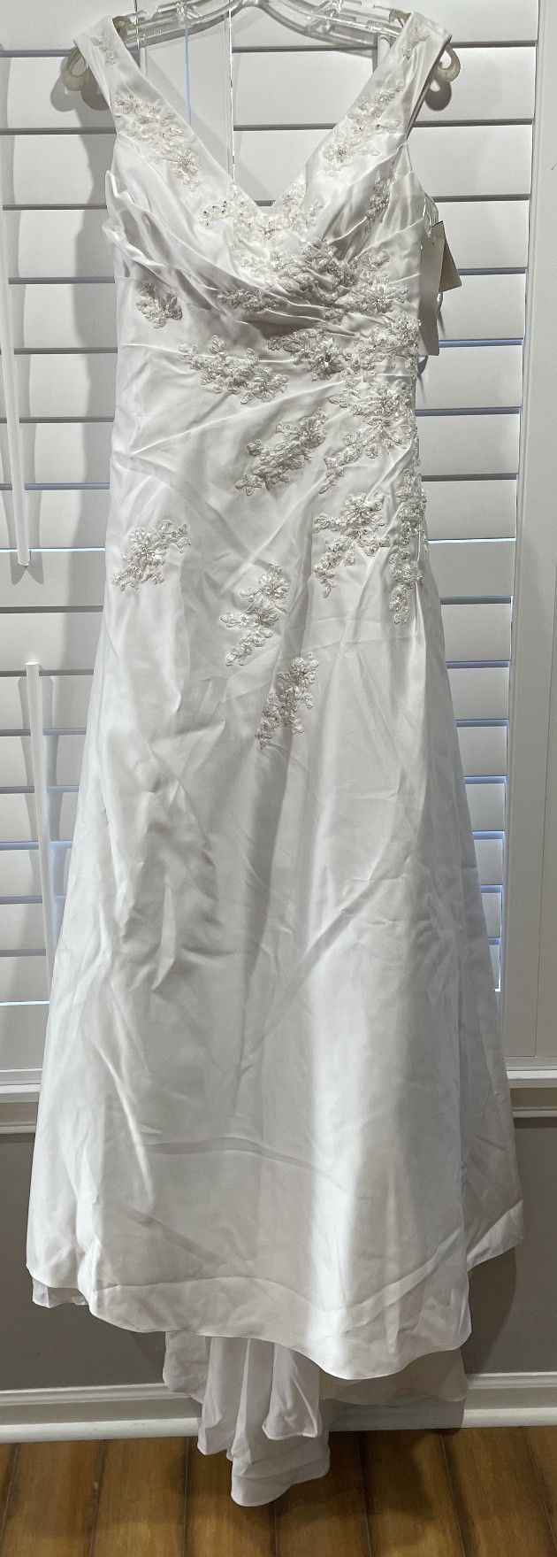 Wedding Dress, Veil, and Bra - New, never worn