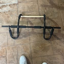 Pull Up Bar 