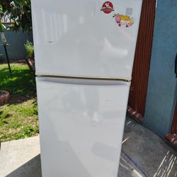 Kenmore Refrigerator 