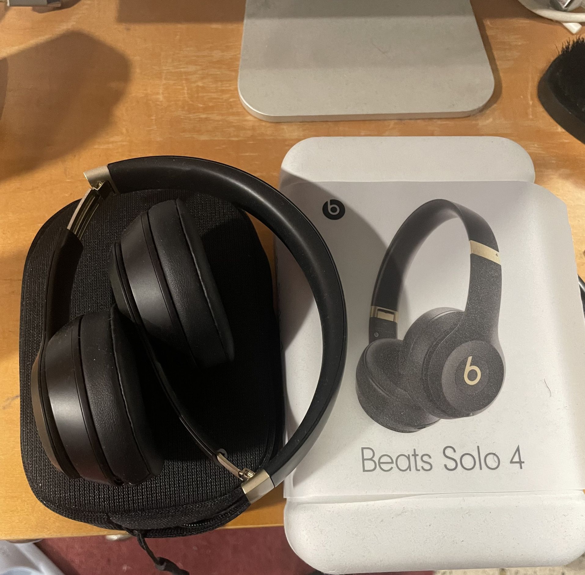 Beats Solo 4