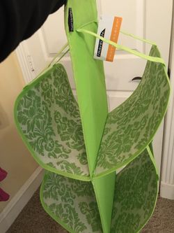 Hanging closet organizer