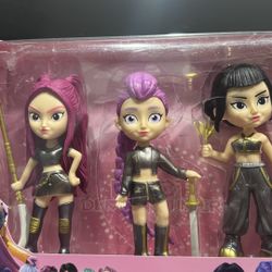 Cute set of large K-pop figures, demon hunters