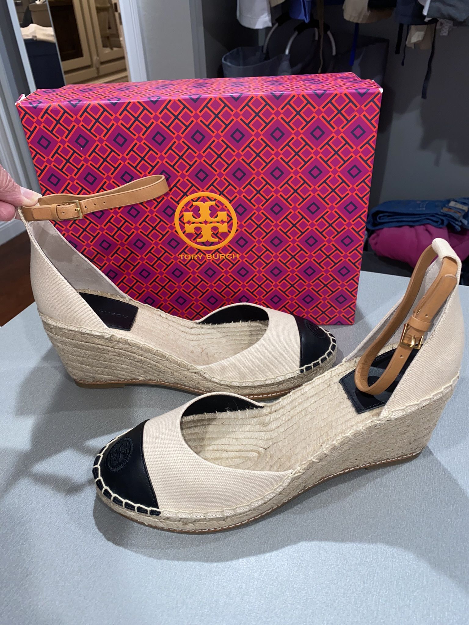 Women’s Size 10 Tory Burch Shoes